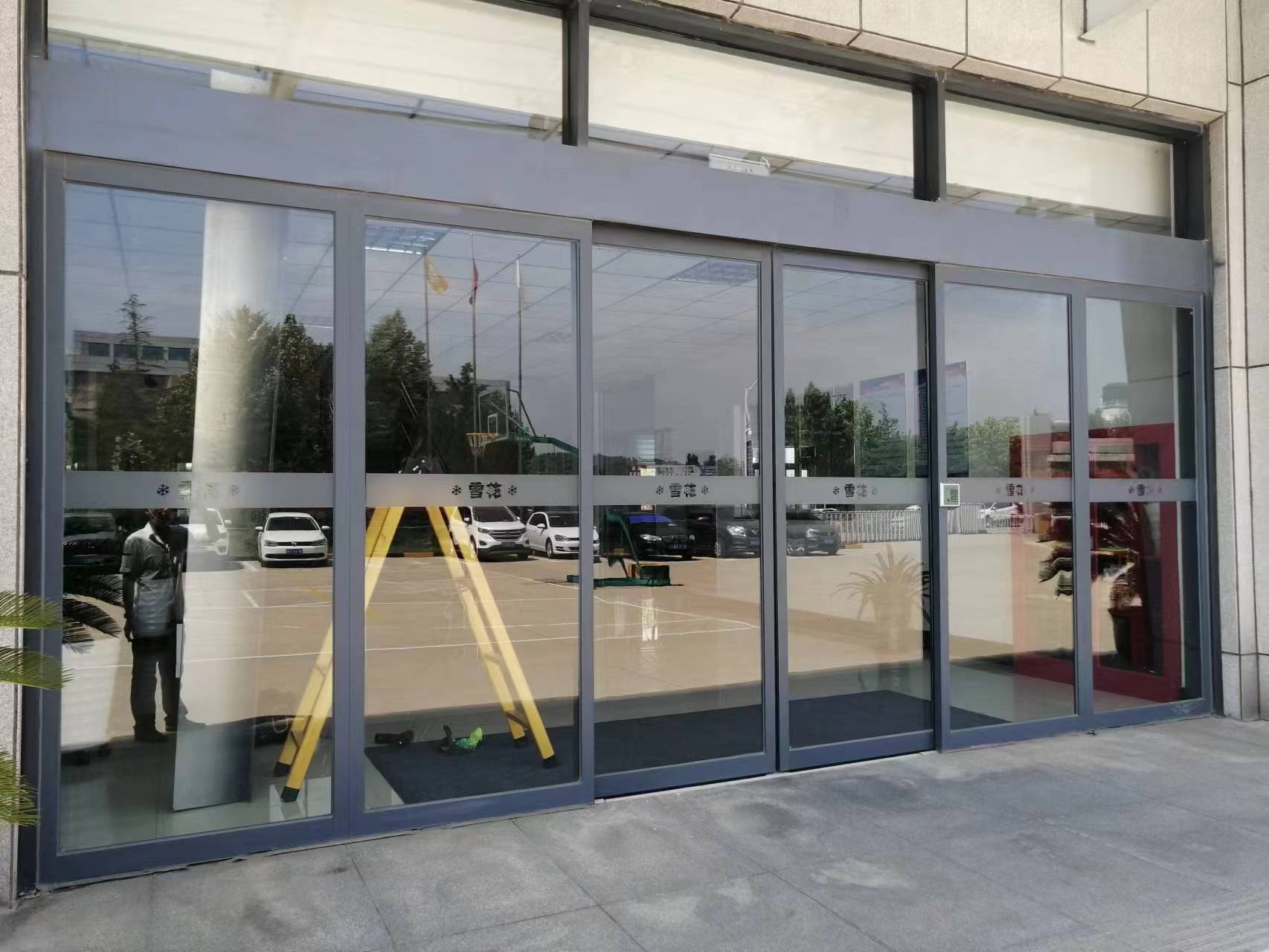 感應(yīng)自動(dòng)門